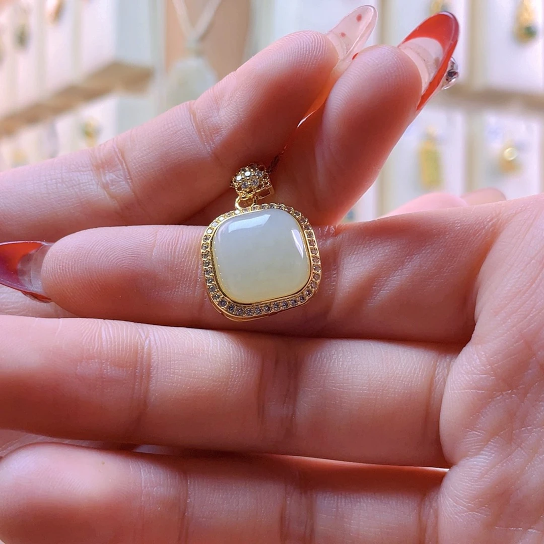 和田玉吊坠(赠链)银S925镀金镶嵌?