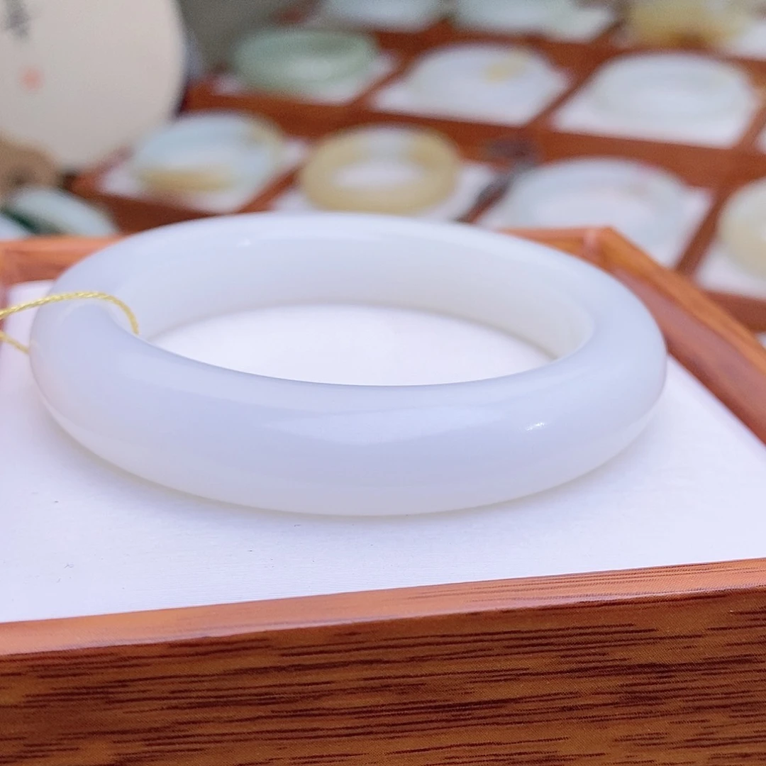 和田玉手镯未镶嵌52.8