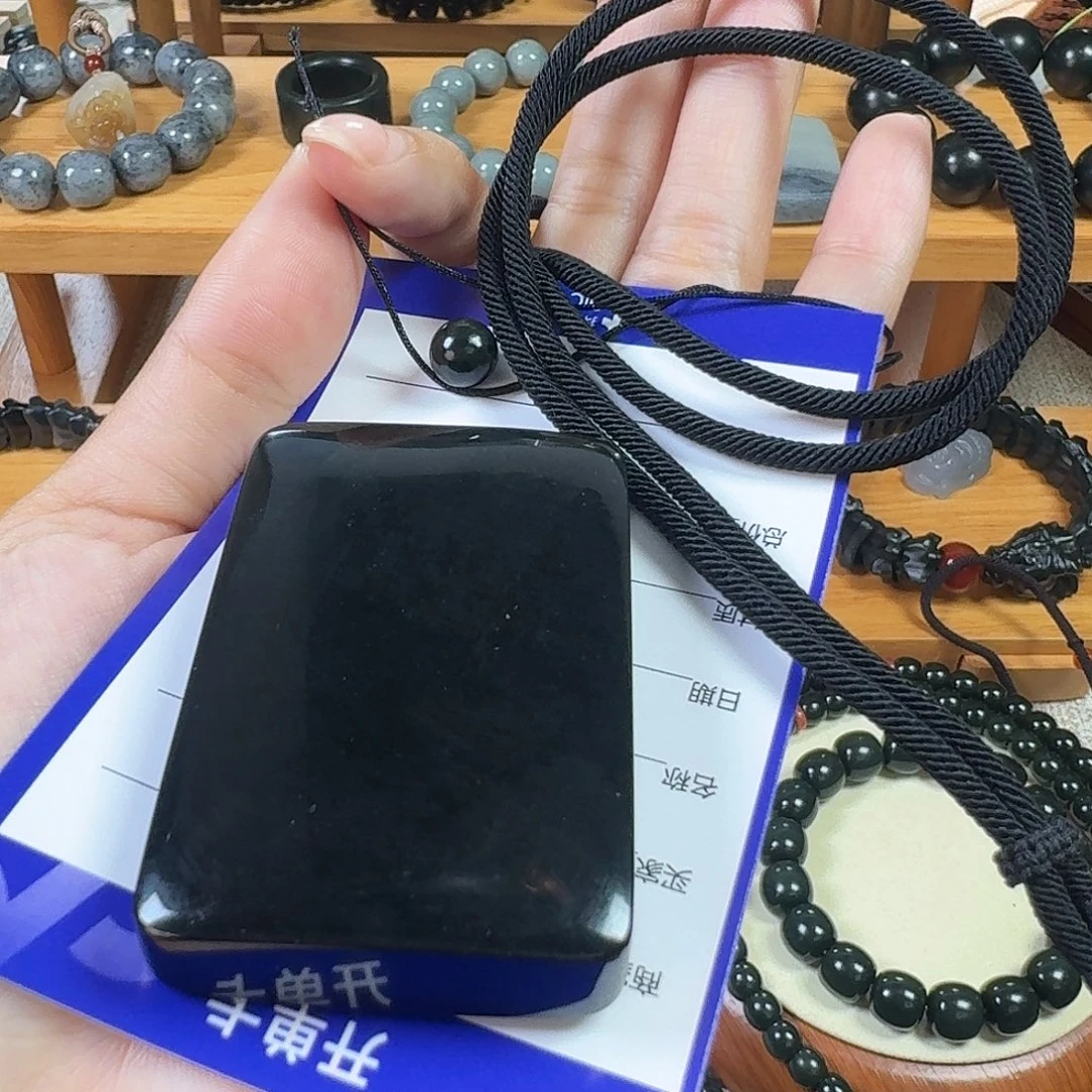 浮***华和田玉未镶嵌颈饰