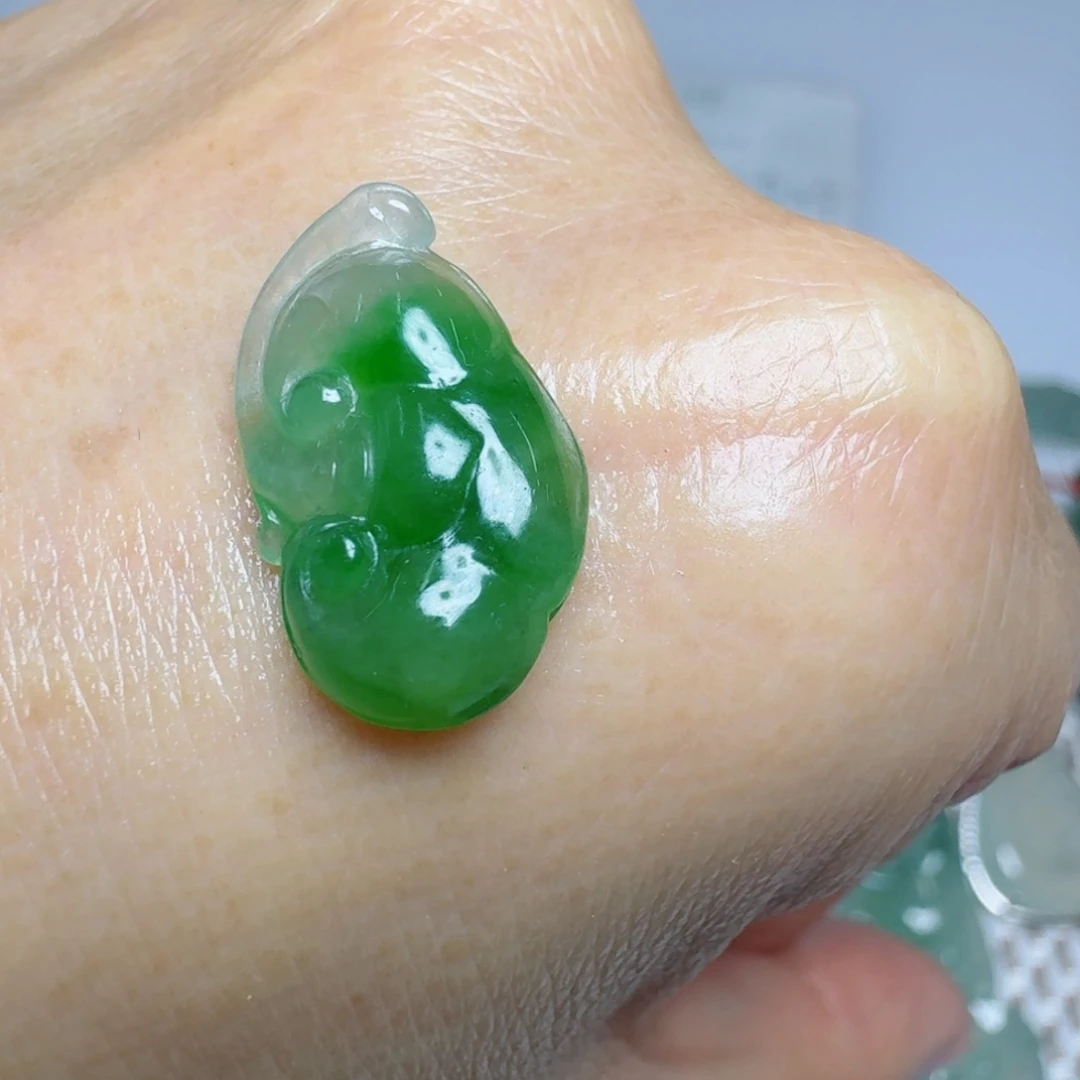 定制翡翠未镶嵌挂件