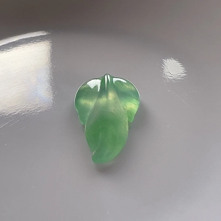 翡翠未镶嵌颈饰翡翠冰绿底叶子