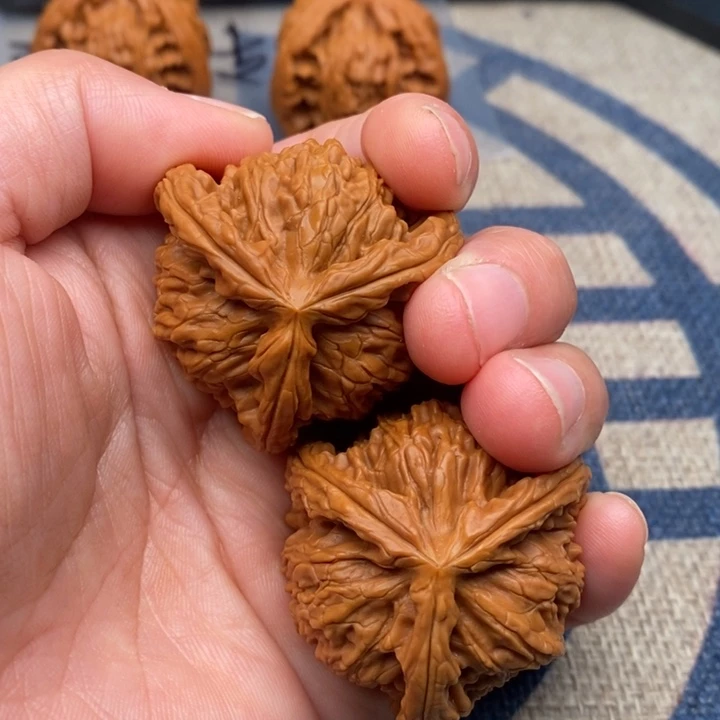 吊坠文玩核桃未*三棱