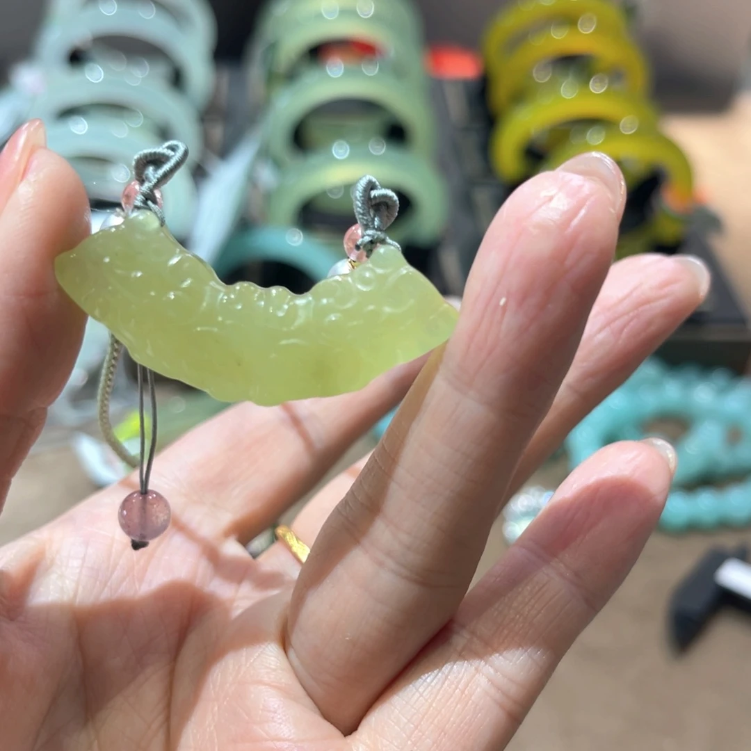 岫玉手镯未镶嵌手镯