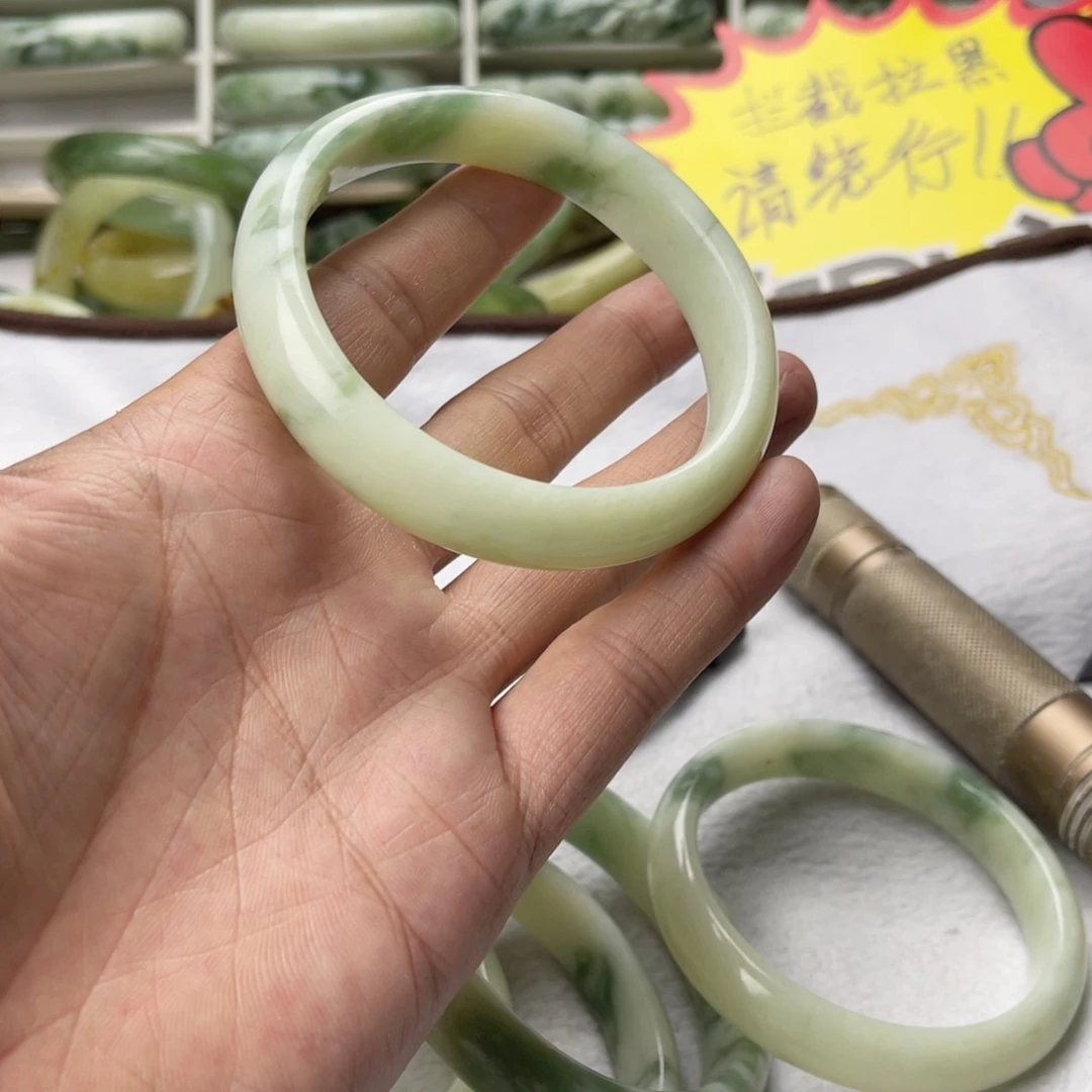 蛇纹石玉未镶嵌手镯C****I