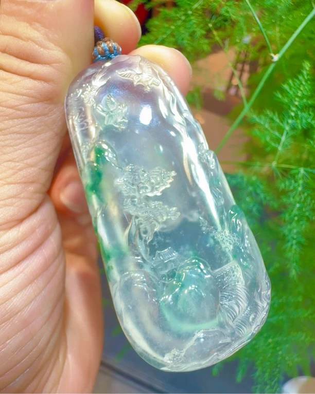 缅甸翡翠A货，玻璃种飘绿花山水牌