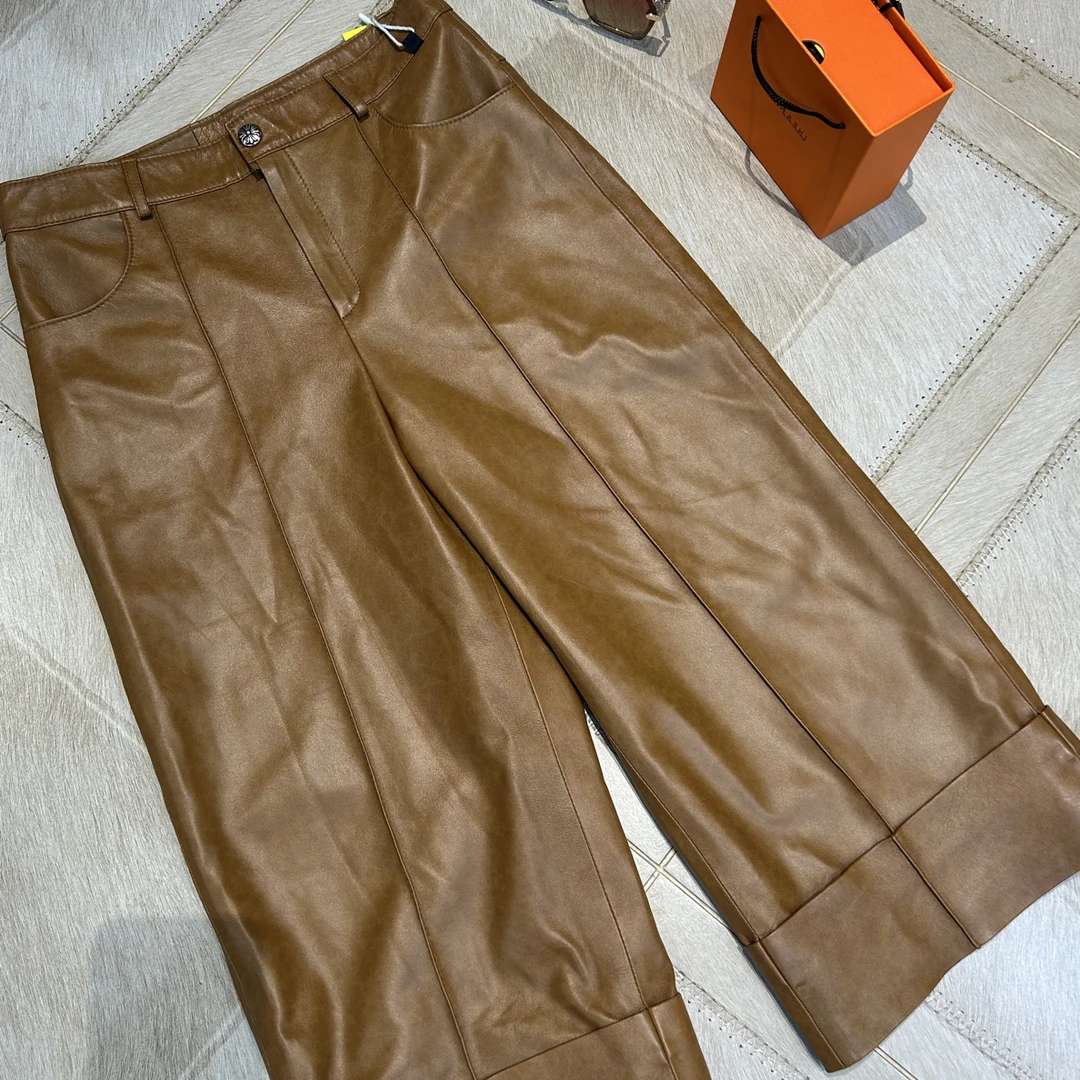 百搭显瘦真皮绵阔腿九分皮裤时尚舒适