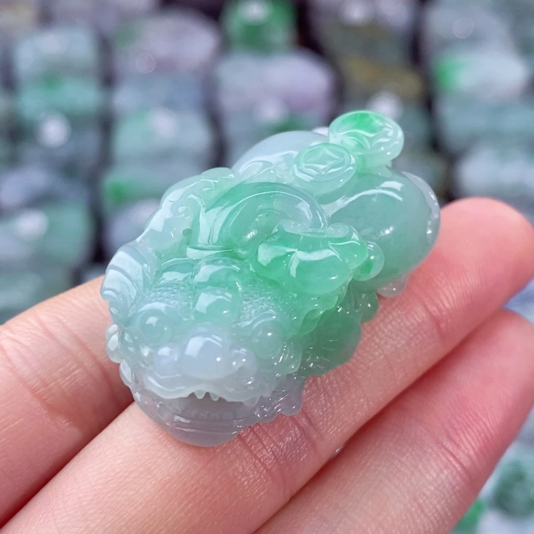 颈饰未镶嵌翡翠天然