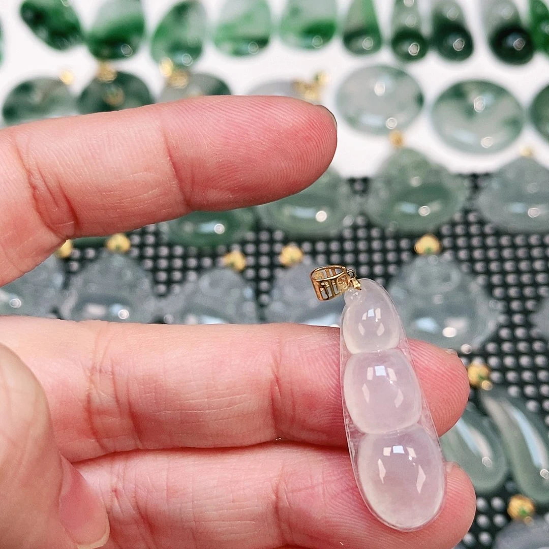 翡翠颈饰18K金镶嵌吊坠