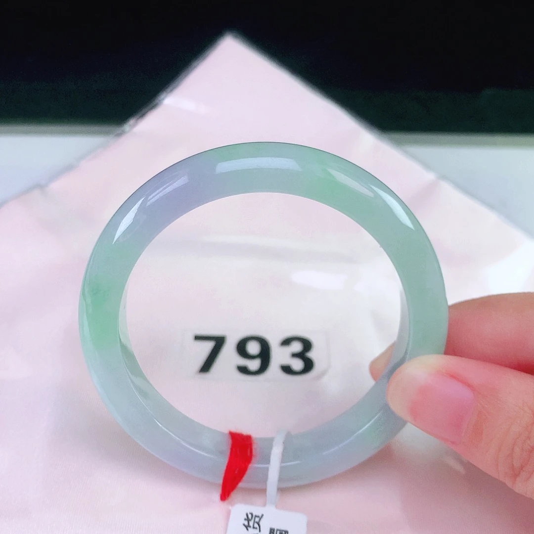 未镶嵌手镯（圆镯）翡翠