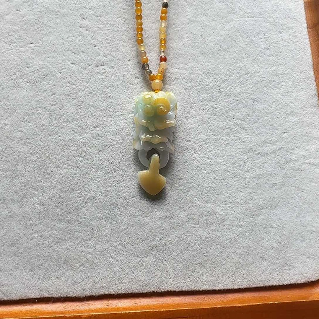 吊坠(赠链)未镶嵌翡翠