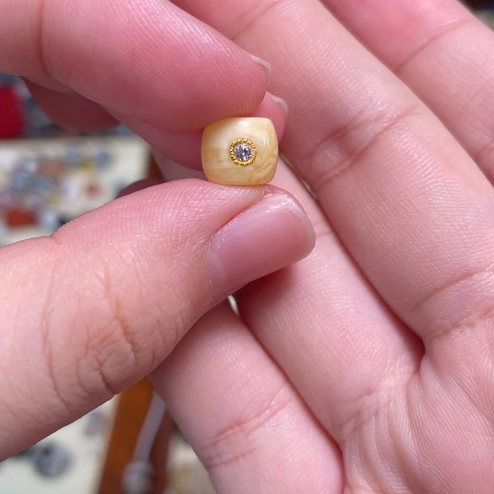 未镶嵌颈饰琥珀3蜜蜡