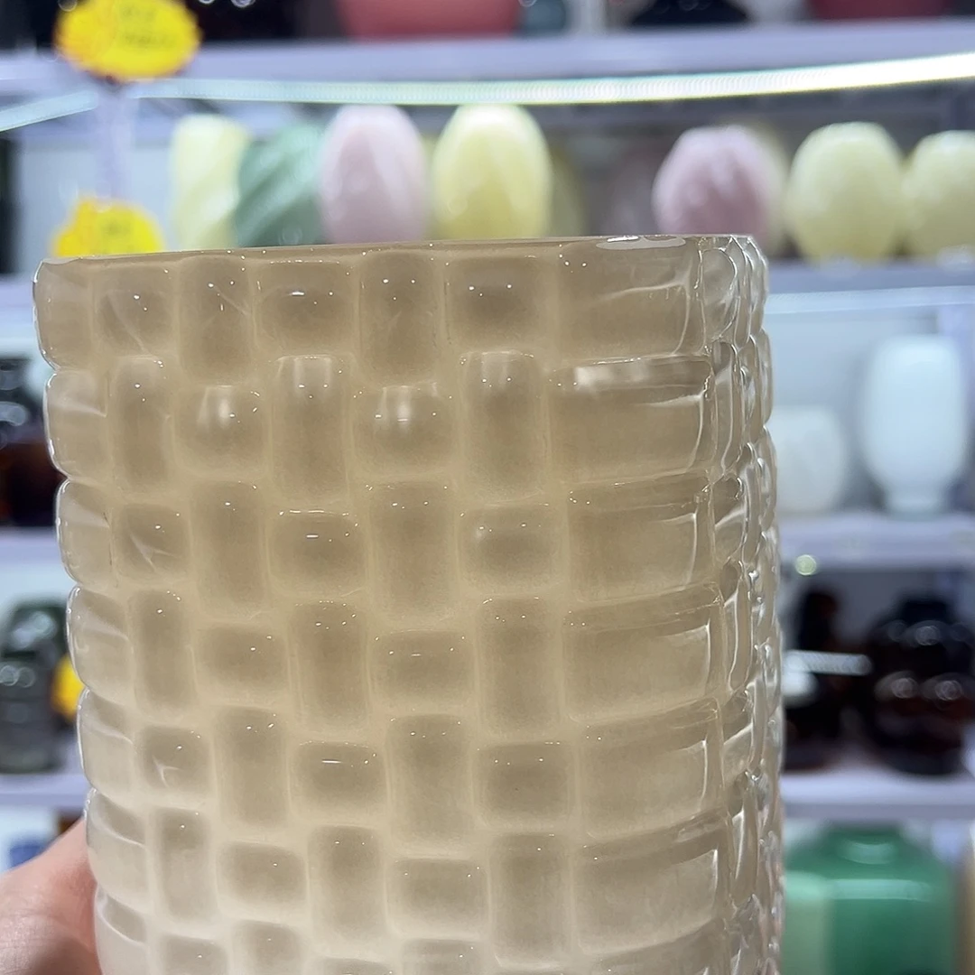 奶白色花瓶aaaaaāa