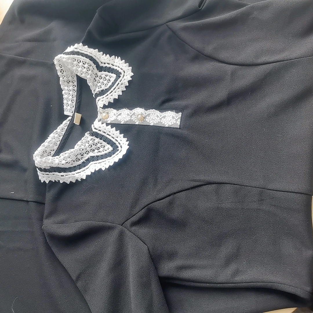 春天穿的百搭背心蕾丝连衣裙S25410