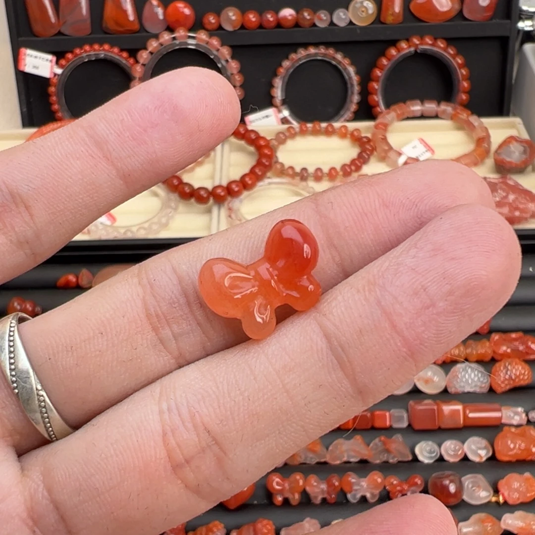 南红玛瑙未镶嵌颈饰蝴蝶结