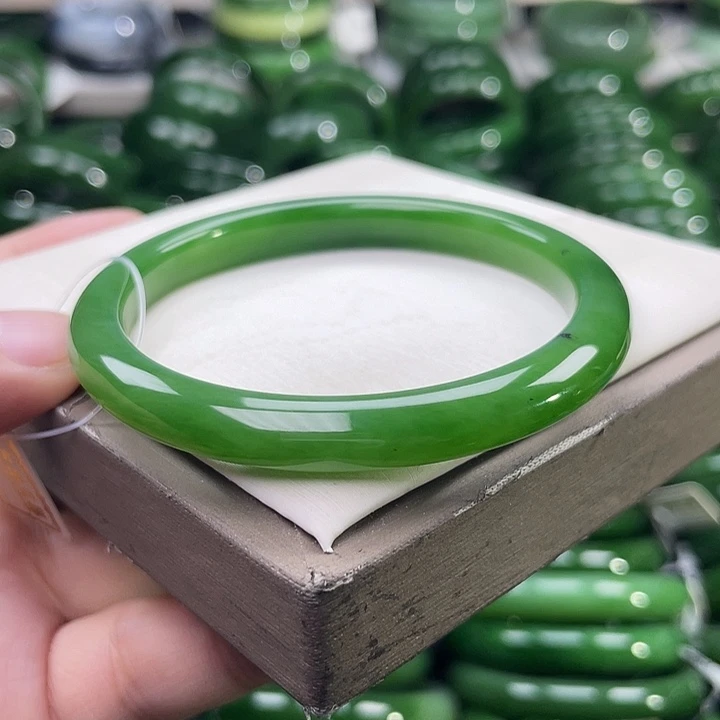 未镶嵌手镯和田玉（碧玉）