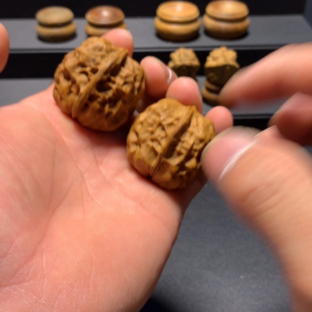 文玩核桃把件B水晶元宝37mm