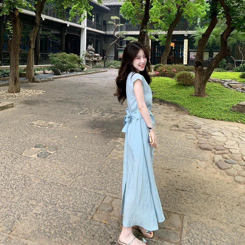 网红同款2025夏韩系一片式收腰绑带V领网红小众炸街高级感女装