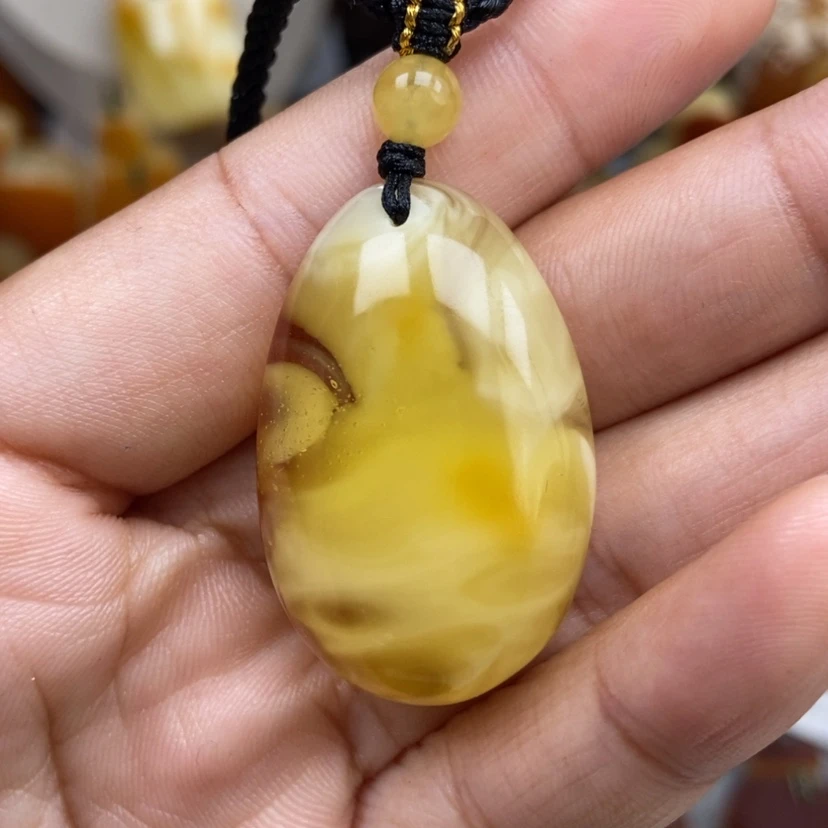 【闪购商品】琥珀颈饰未镶嵌