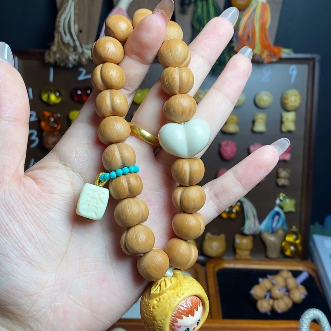 吊坠猴头核桃猴头拉丝屁桃