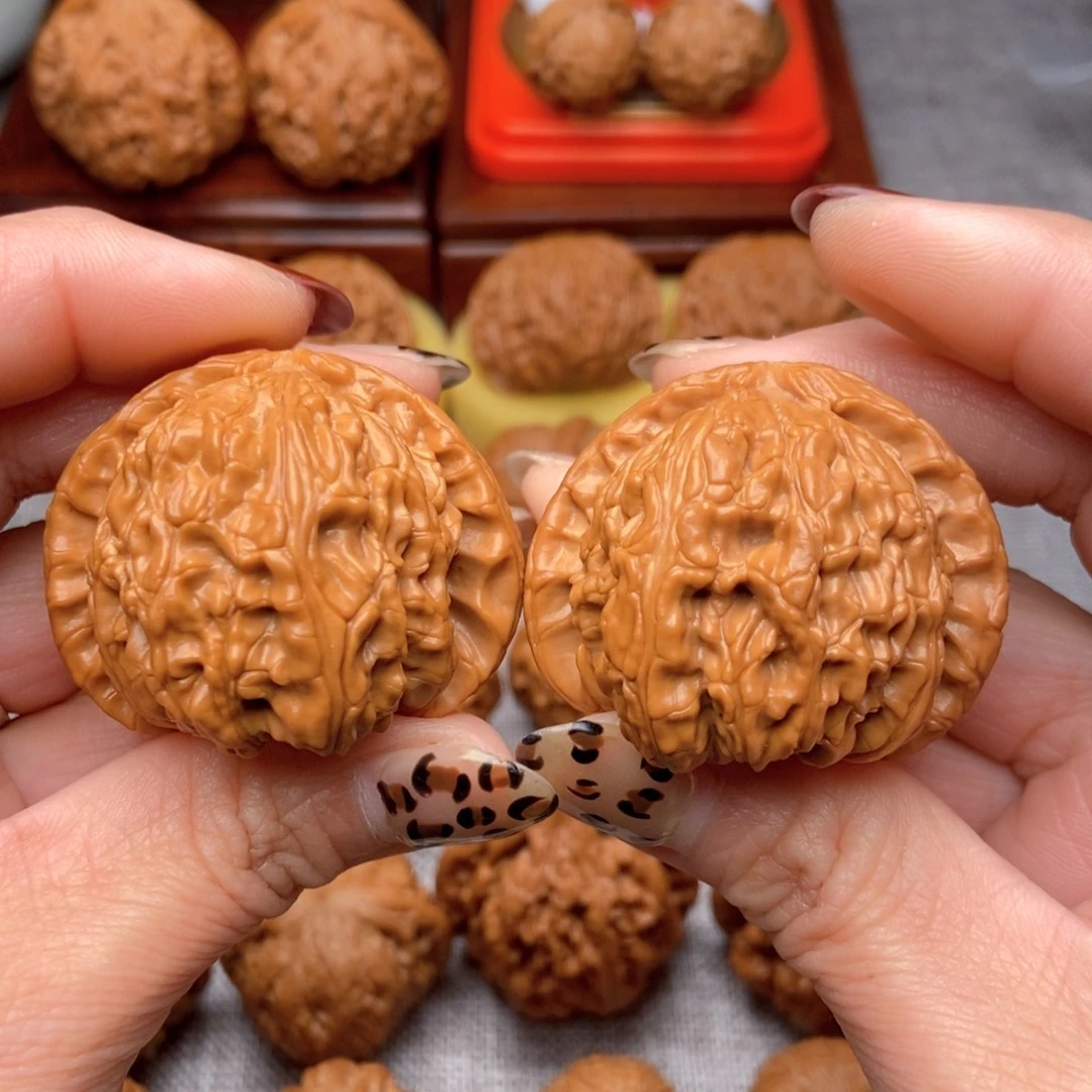 兦***䢎文玩核桃把件白狮子43全品