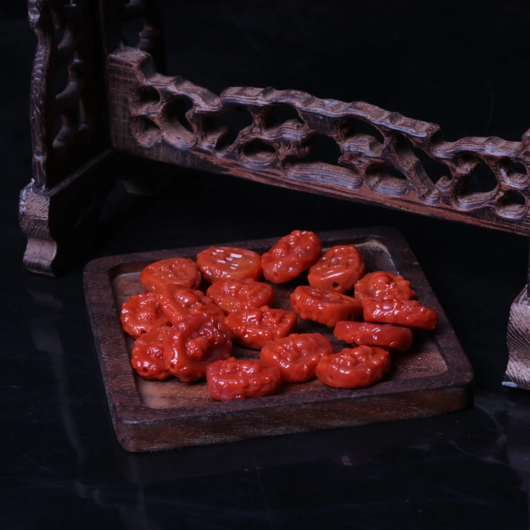 精美南红玛瑙18-19mm左右精工雕无相佛配饰一个v415