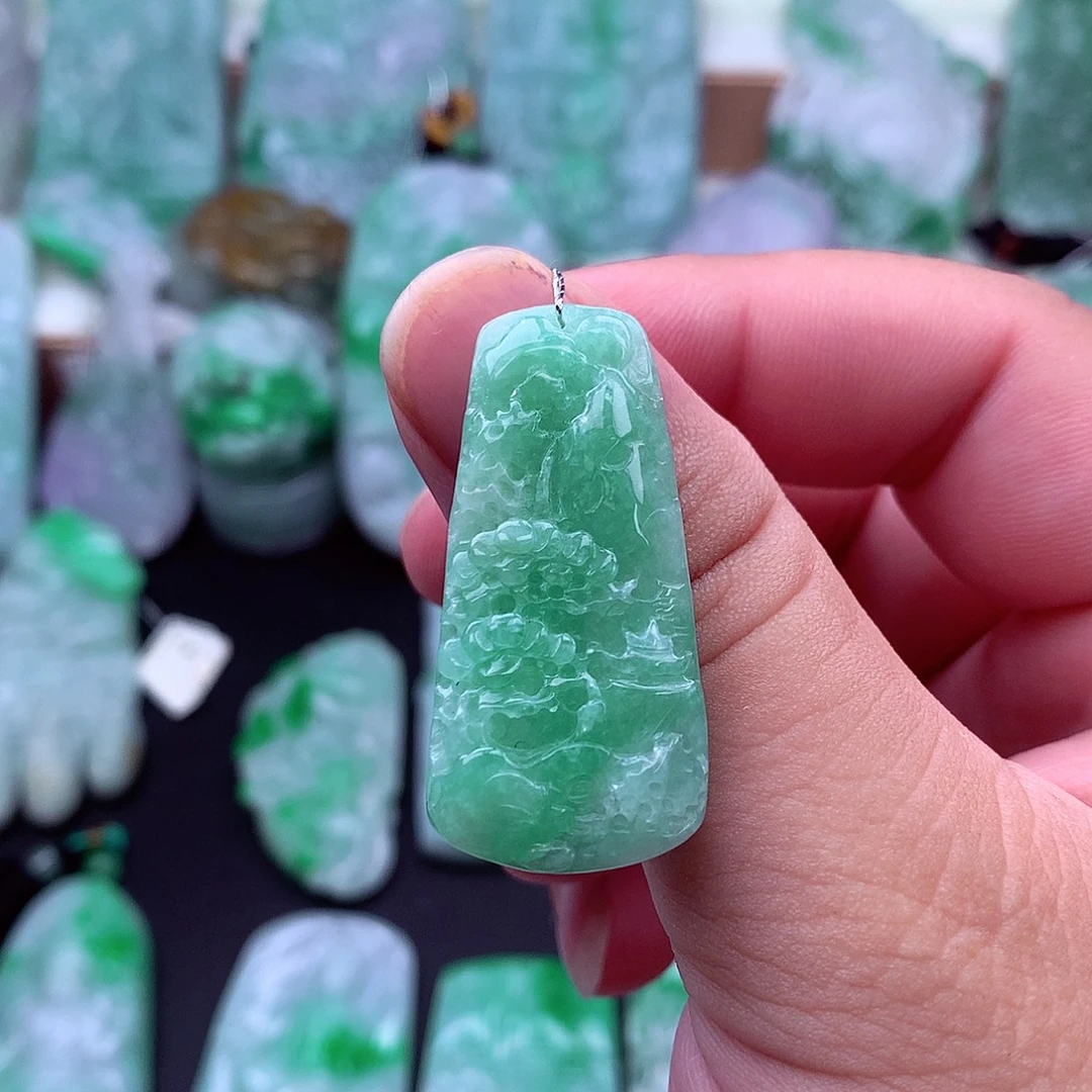吊坠(不含链)未镶嵌翡翠