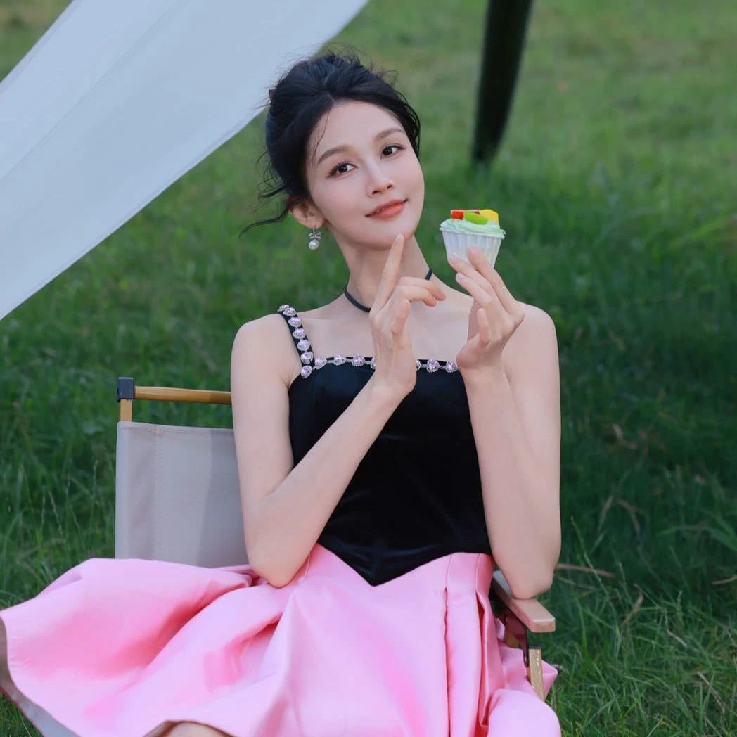 【9.19日 10:00】星期六女鞋新款上新，第二双半价，一定要来！