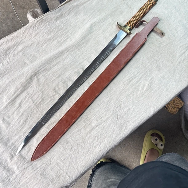 610 龙泉昊天宝剑高猛钢皮鞘未开刃