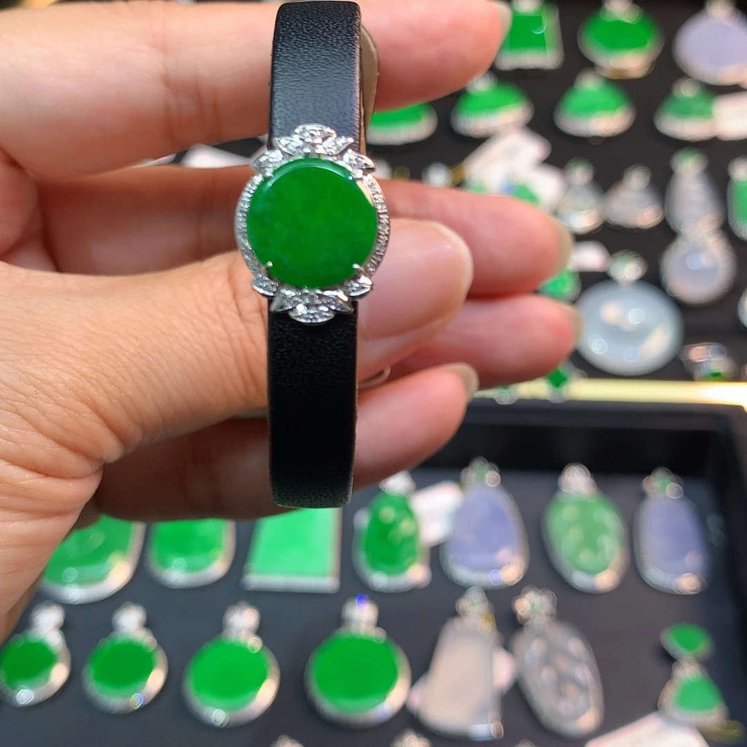 吊坠(不含链)18K金镶嵌翡翠