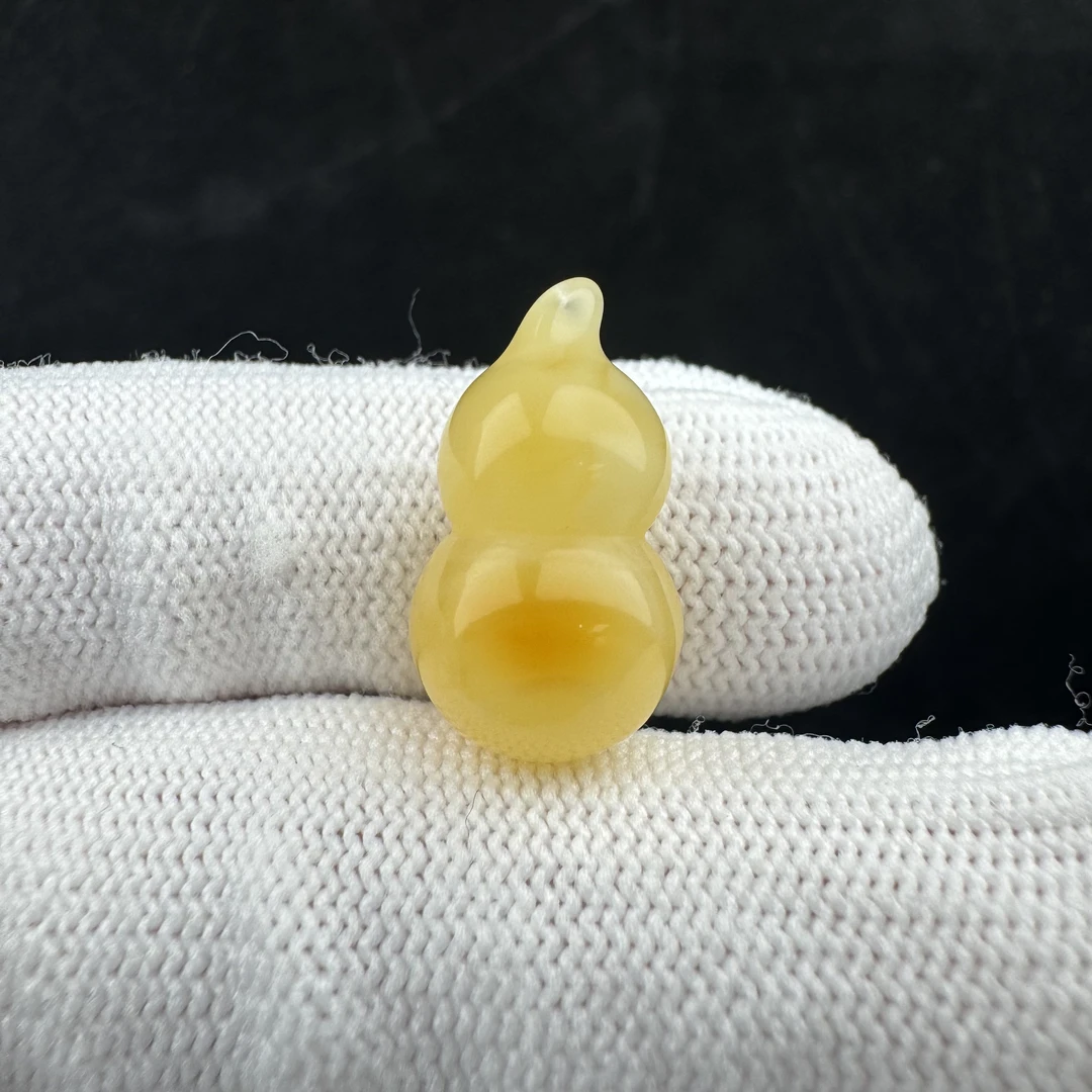 Y5462天然原矿蜜蜡 葫芦11.5*20.5mm支持复检假一罚十