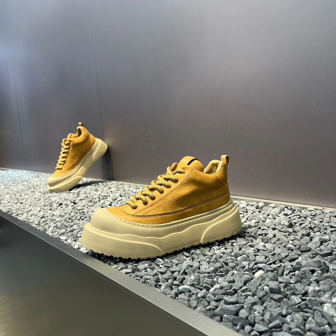 2025广州秋冬单棉同款轻奢超轻舒适系带厚底真皮休闲户外男潮鞋