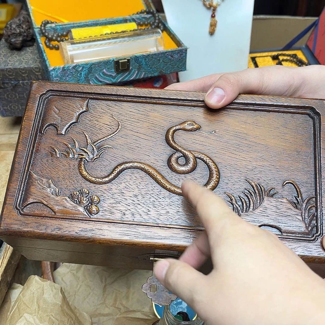 大叶紫檀（黑酸枝木类）