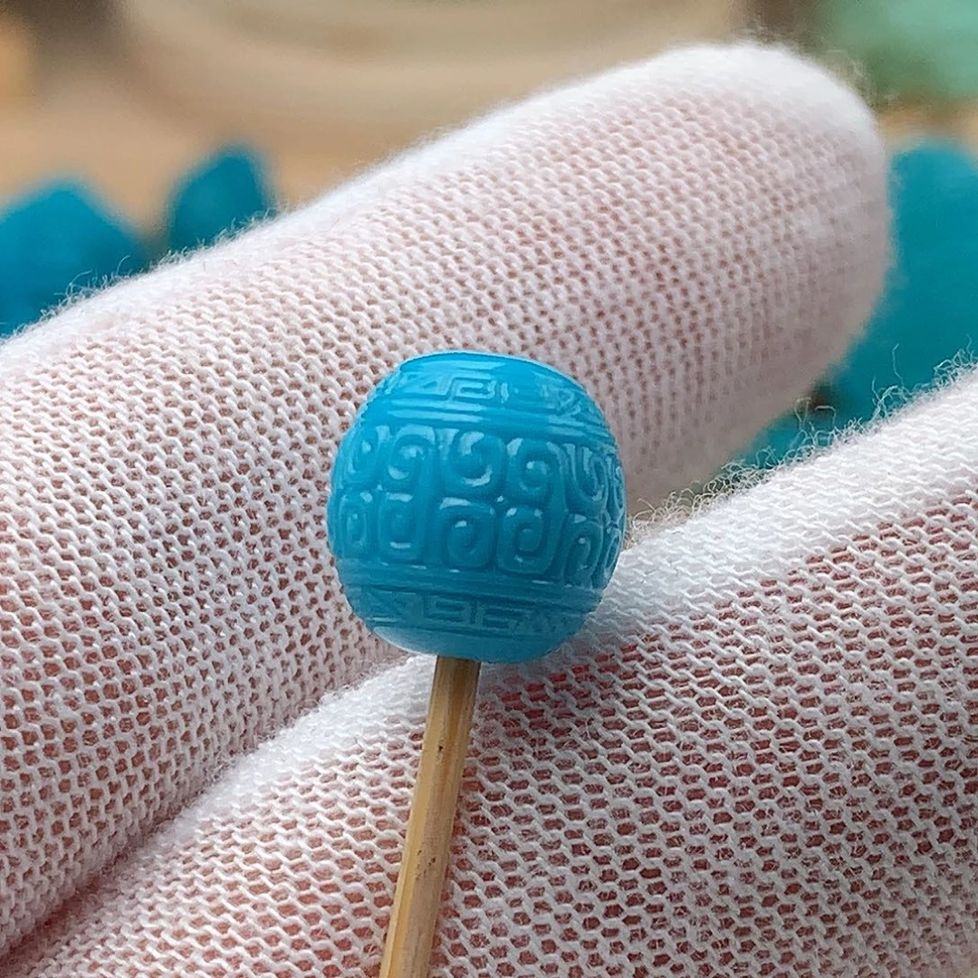 绿松石未镶嵌颈饰