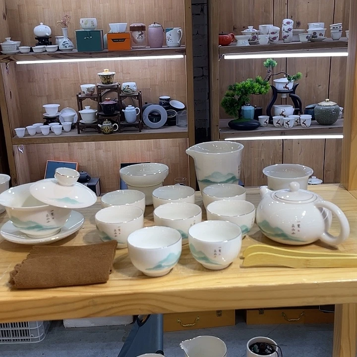 一览众山小羊脂玉套装