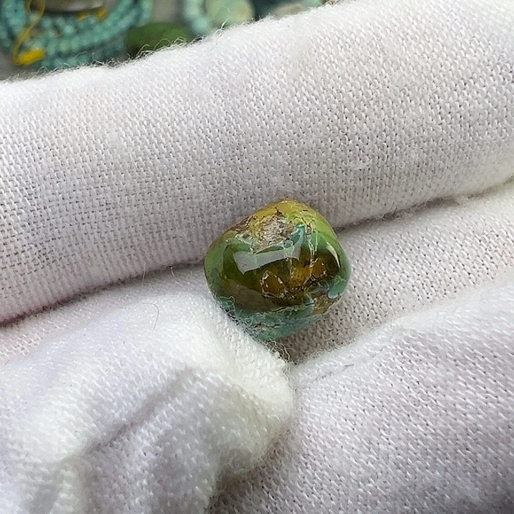 南红玛瑙未镶嵌珠宝奇石