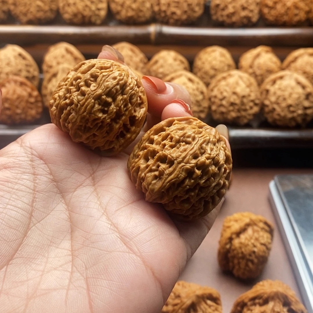 与***萧文玩核桃吊坠南疆825