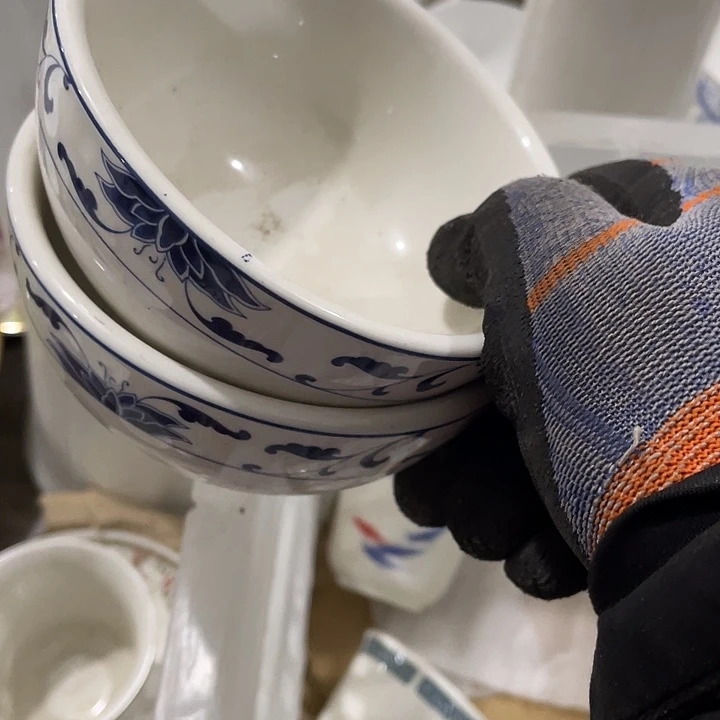 瓷片强化瓷缠枝莲11.5厘米小碗一对 微瑕疵