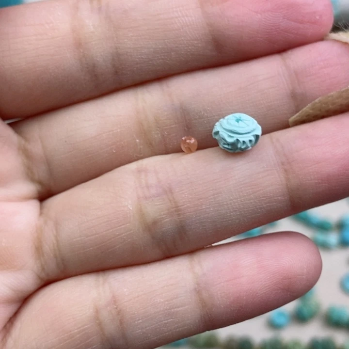 南红玛瑙未镶嵌珠宝奇石
