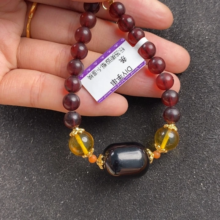 未镶嵌琥珀珠宝奇石