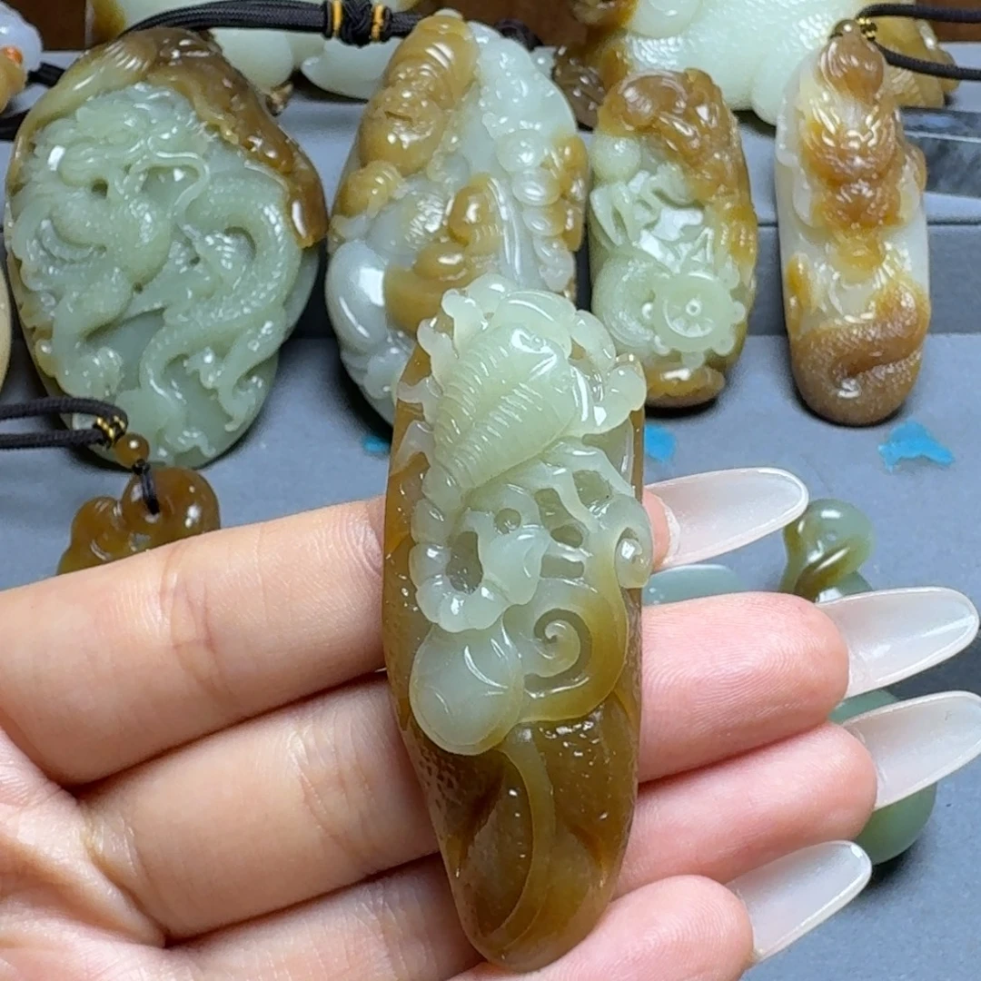 和田玉未镶嵌颈饰