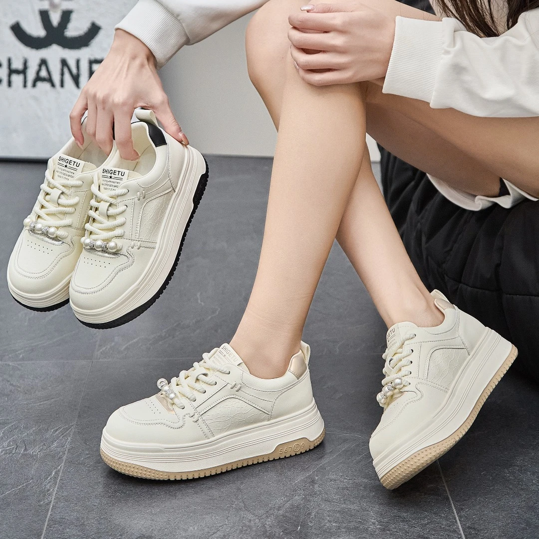 网红洋气运动休闲板鞋女3567春新款学生轻便厚底百搭舒适小白鞋