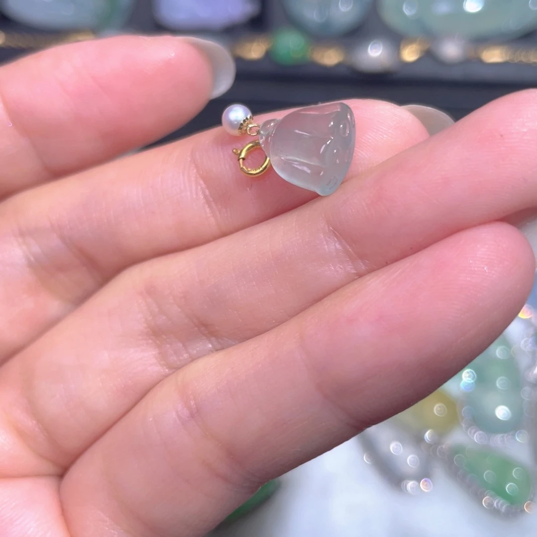 颈饰18K金镶嵌翡翠翡翠