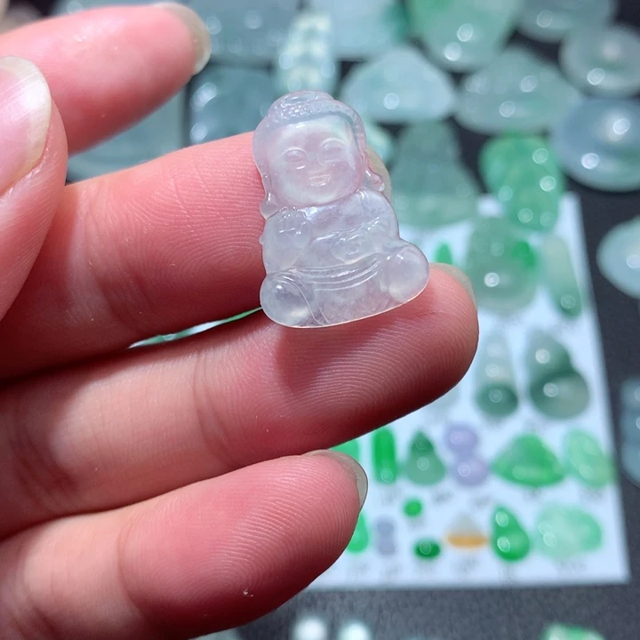 翡翠颈饰未镶嵌宝宝佛