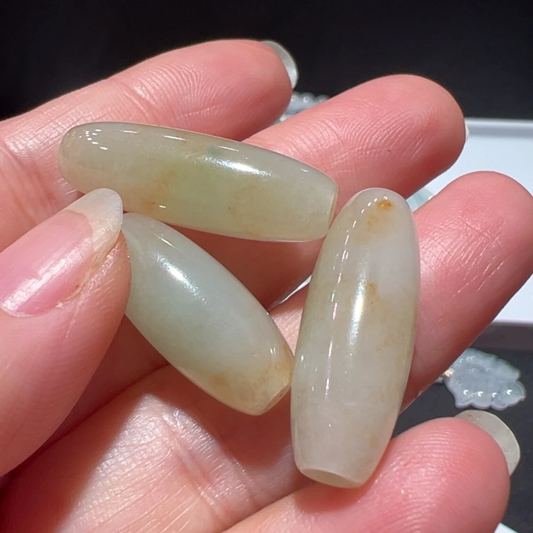 s***n翡翠未镶嵌颈饰吊坠