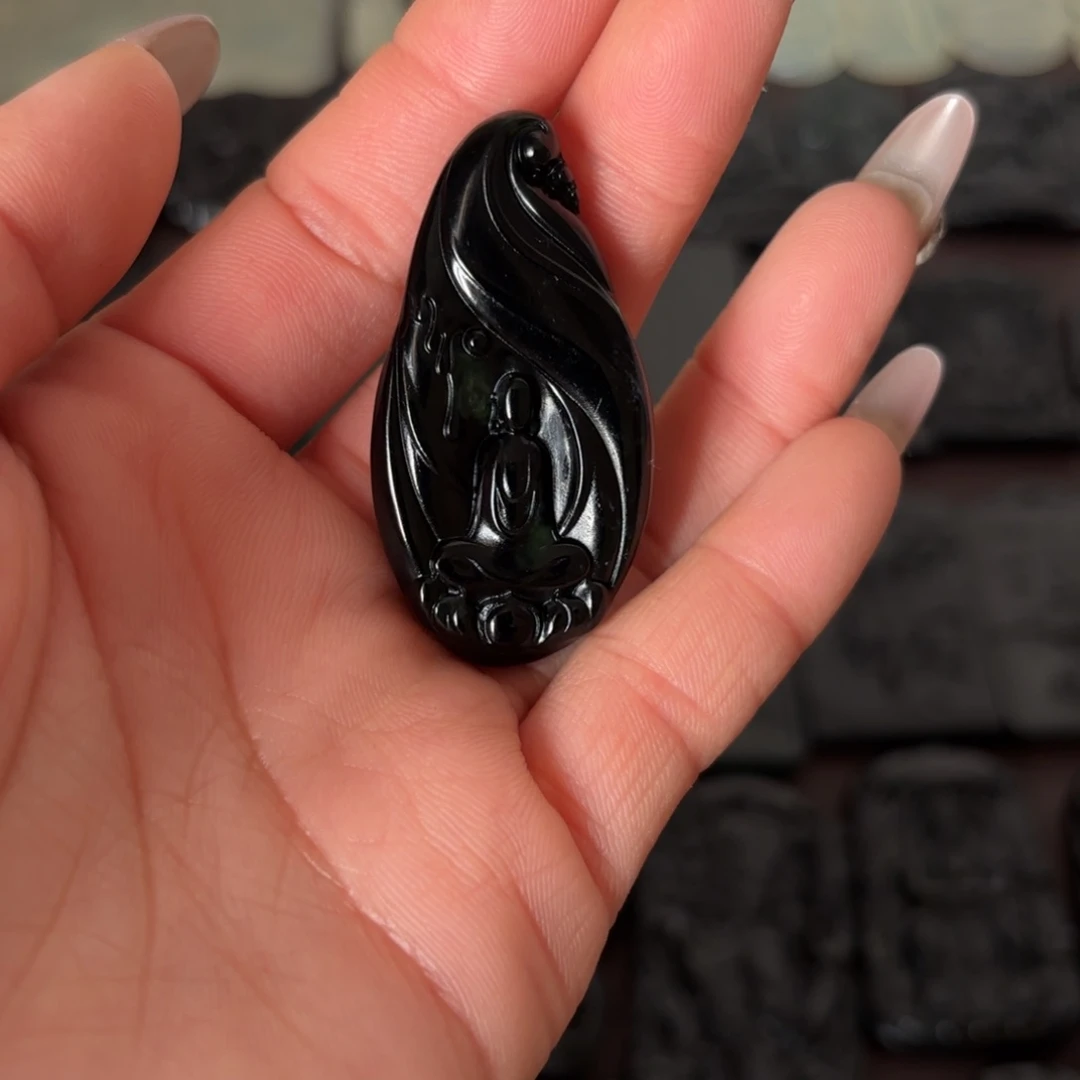 蛇纹石玉未镶嵌颈饰甘*