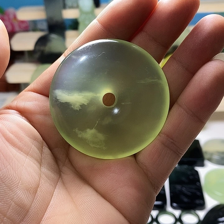 岫玉未镶嵌挂件岫玉