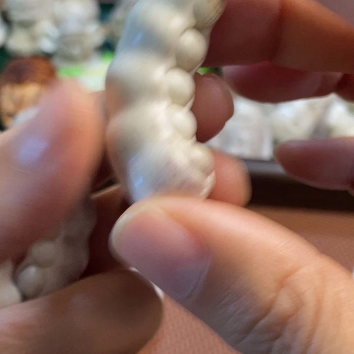 般***若配饰鹿角雕刻一个出