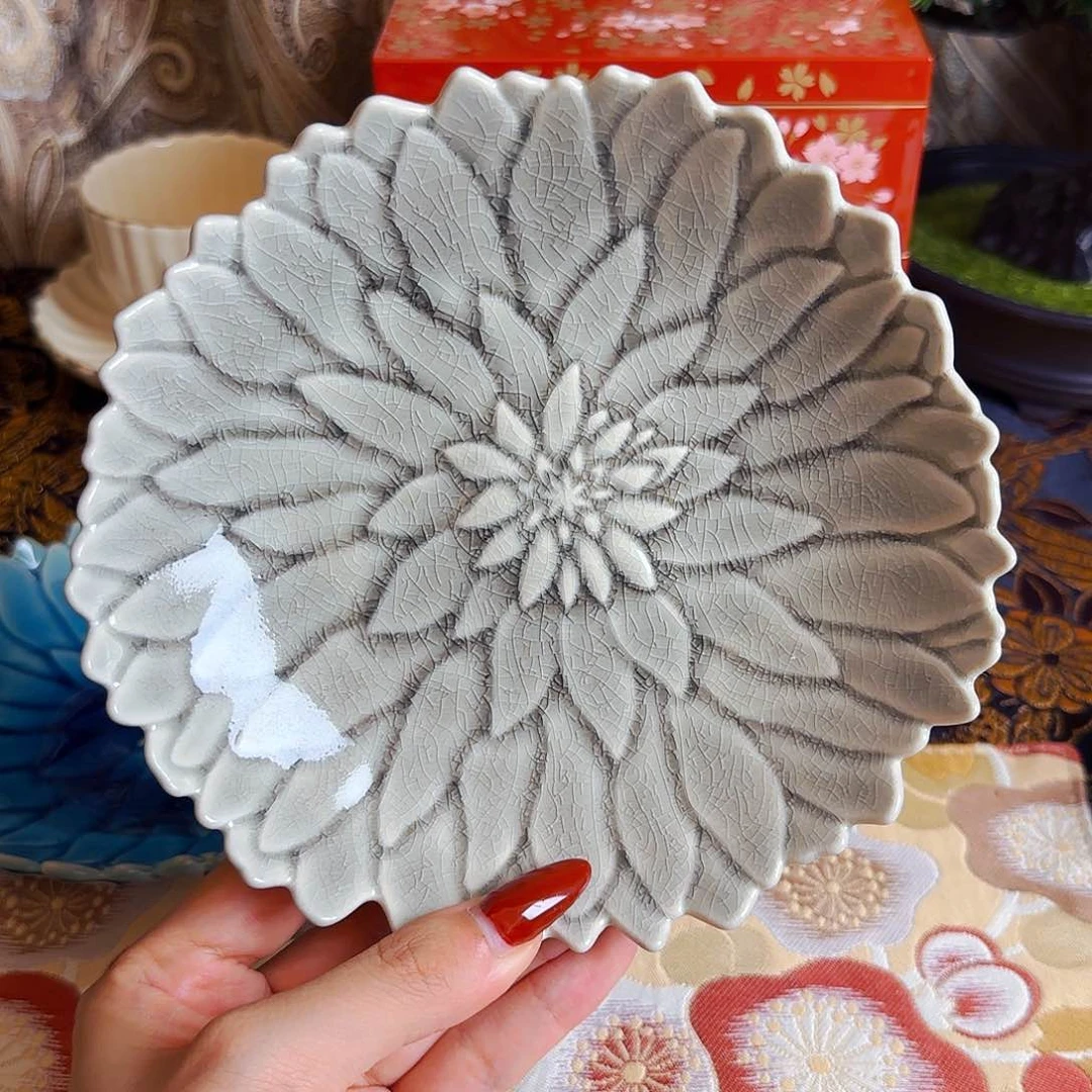 它家茶具瓷器真美！