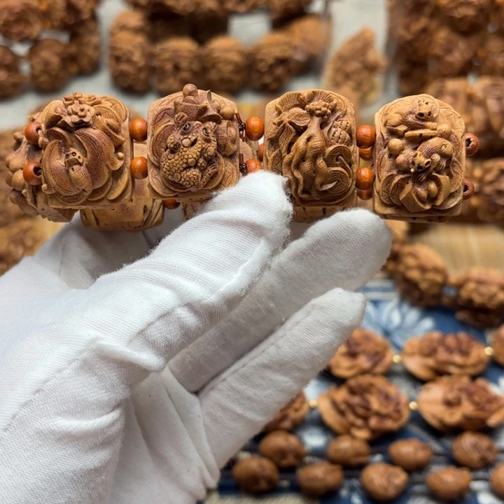 桃核雕刻八宝手牌