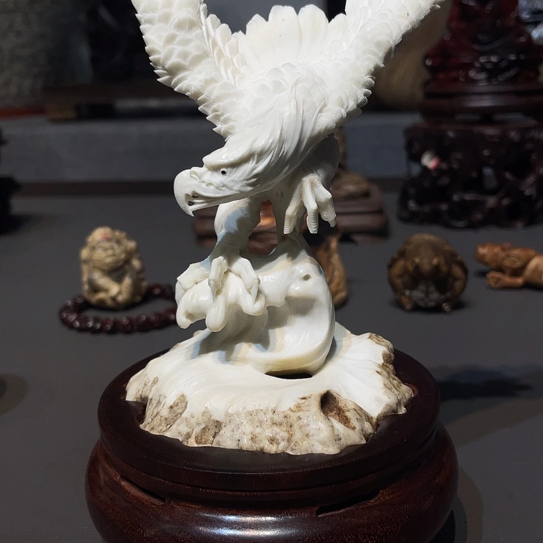 张***豪香榧木鹿角香炉工艺品